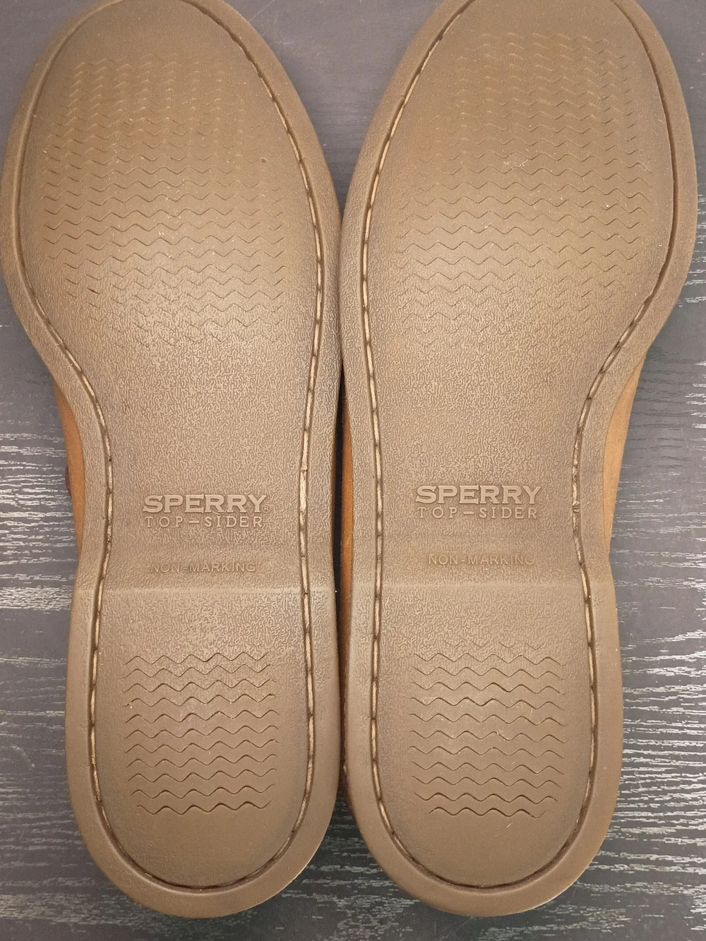 10 WIDE Sperry Men's Cognac Leather Boat Shoes with Laces. Worn A Few Times.